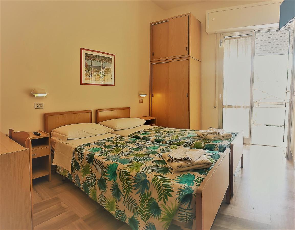 Hotel Giordo ริมินี ภายนอก รูปภาพ