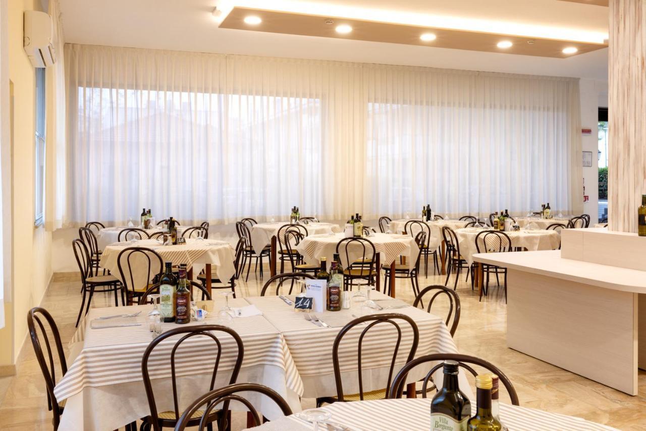 Hotel Giordo ริมินี ภายนอก รูปภาพ
