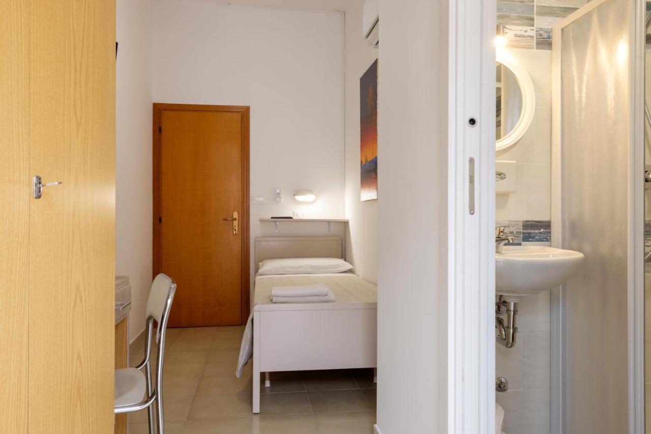 Hotel Giordo ริมินี ภายนอก รูปภาพ